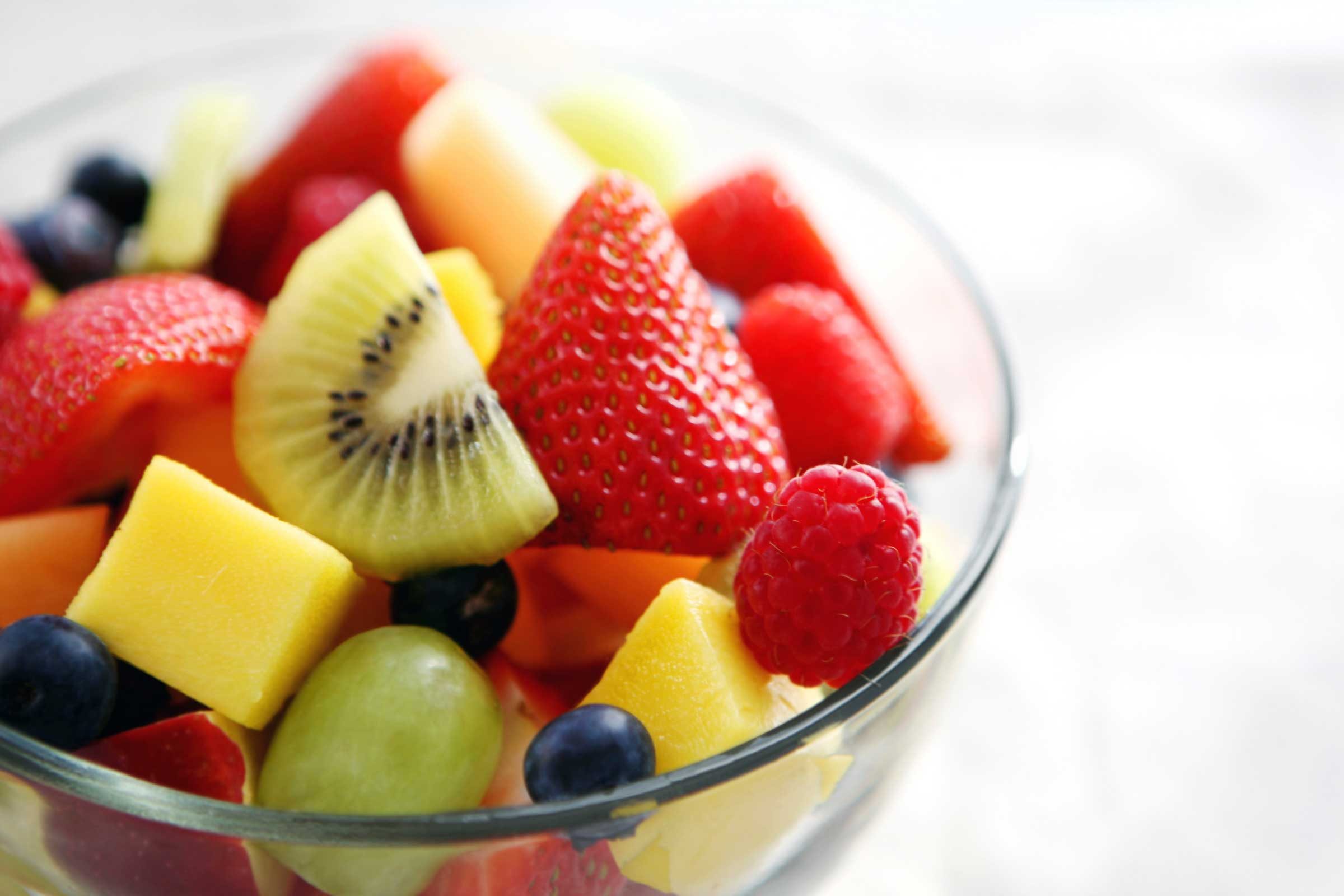 4 Science-Backed Reasons People with Diabetes Can Eat Fruit Worry-Free