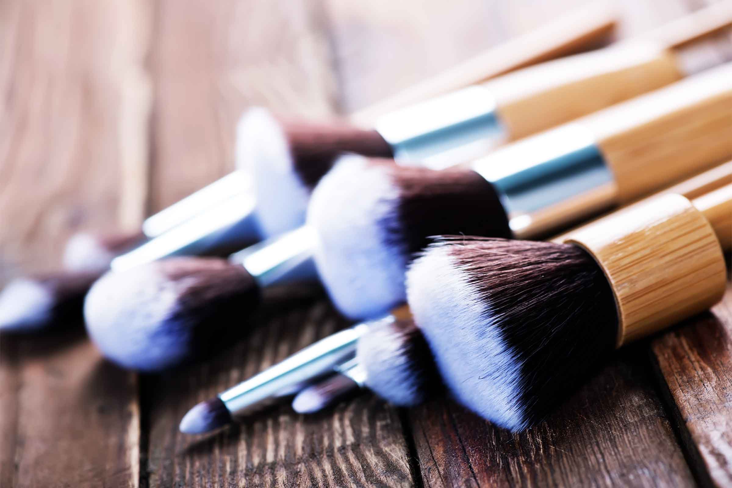 10 Gross Things That Can Happen When You Don’t Wash Your Makeup Tools