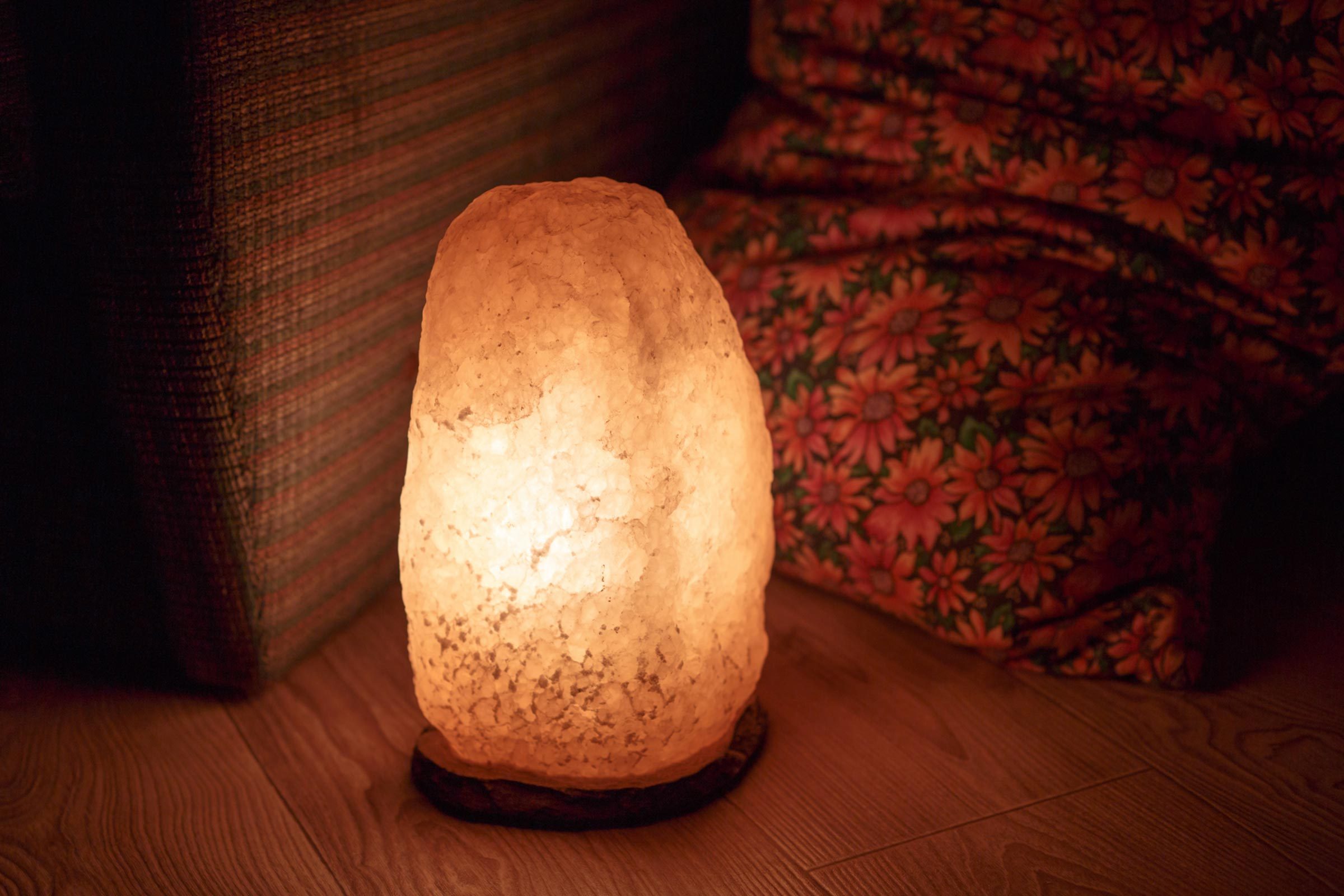 What's the Deal with Himalayan Sea Salt Lamps?