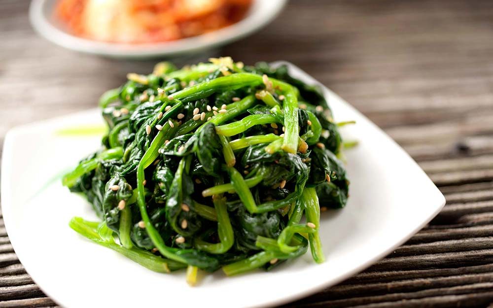 11 Benefits of Spinach That Will Convince You to Eat More Leafy Greens