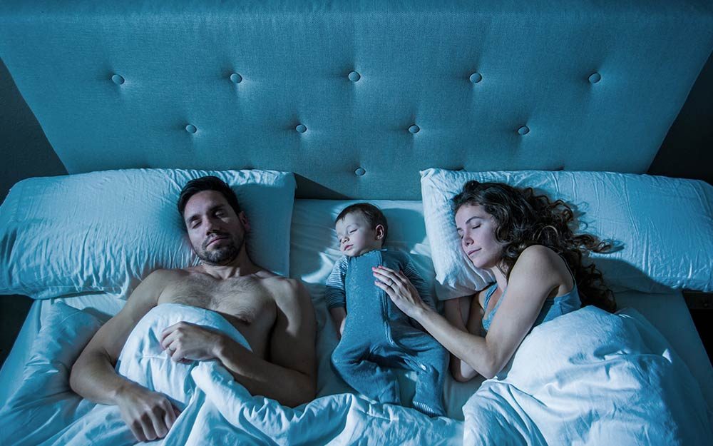 19 Co-Sleeping Tips from Moms Who Swear By It