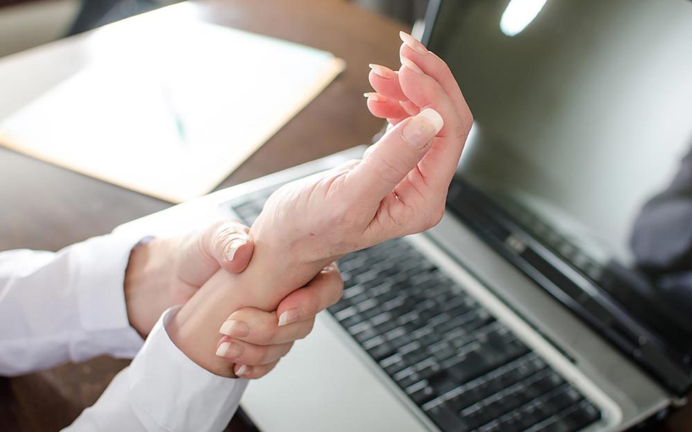 6 Home Remedies for Carpal Tunnel Treatment That Really Work
