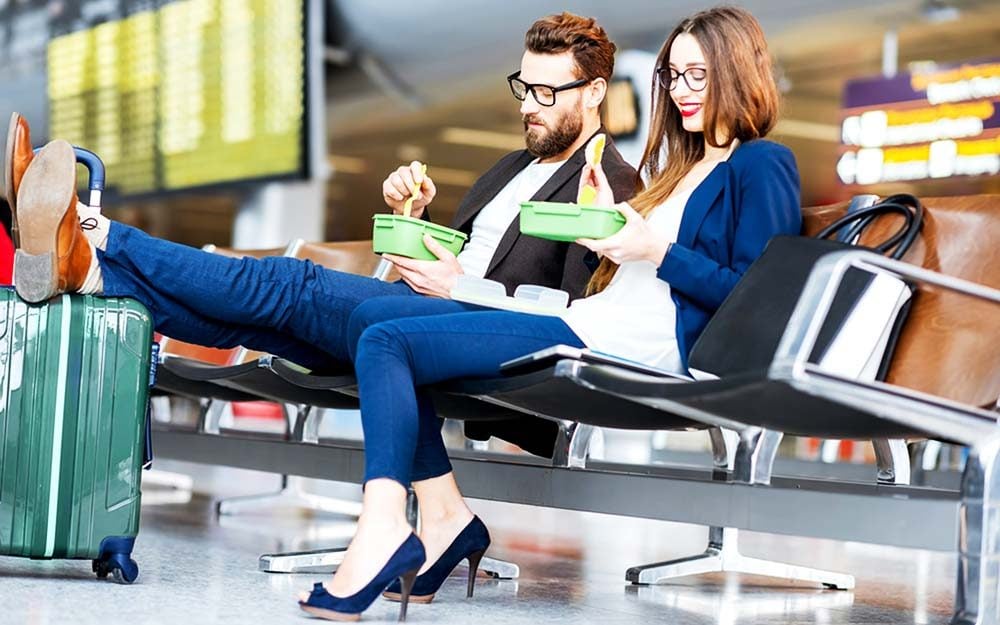 11 Nutritionist-Approved Tips on What to Eat (and What to Avoid) at the Airport