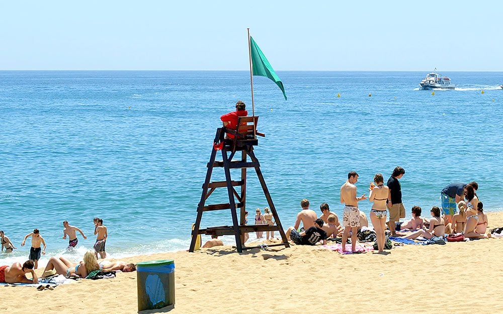 46 Secrets Lifeguards Desperately Want You to Know