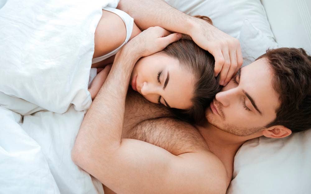 11 Reasons Married Couples Should Sleep in Separate Beds