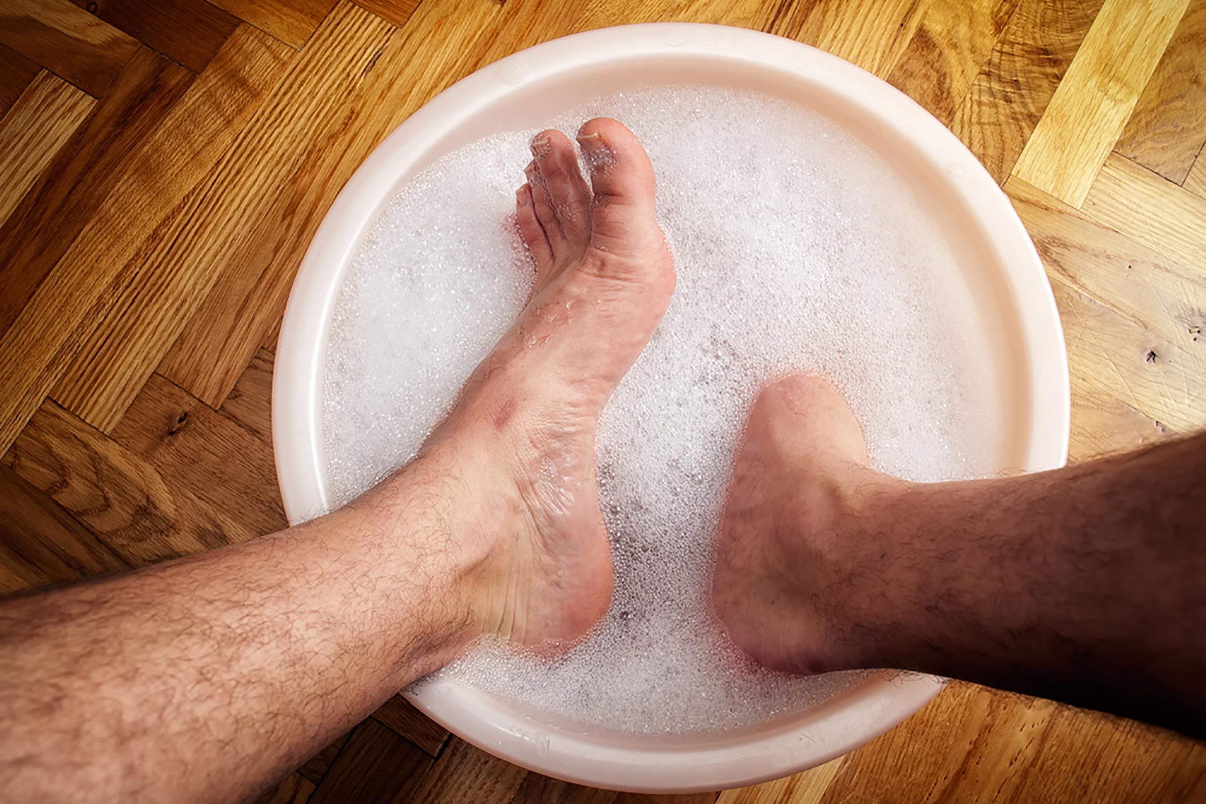 These Are the Best Essential Oils to Combat Smelly Feet