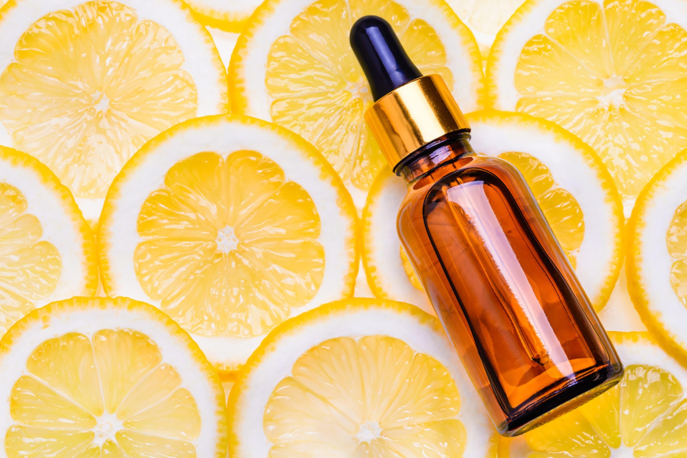 10 Mood-Lifting Essential Oils That Are Instant Pick-Me-Ups