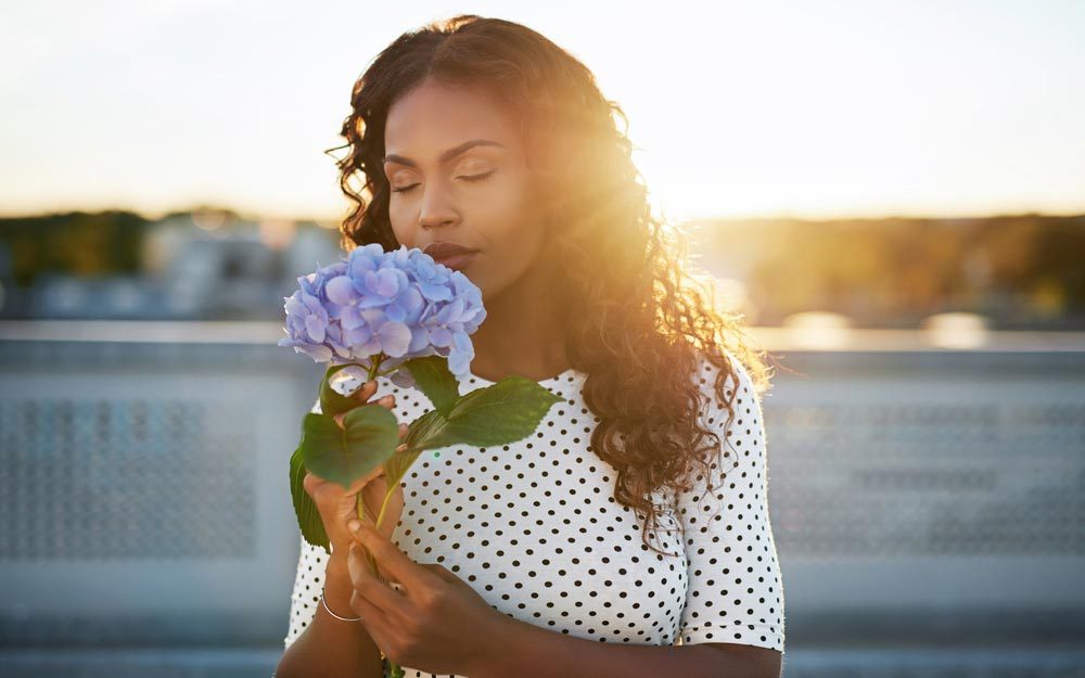 8 Smells That Can Make You Happier, According to Science
