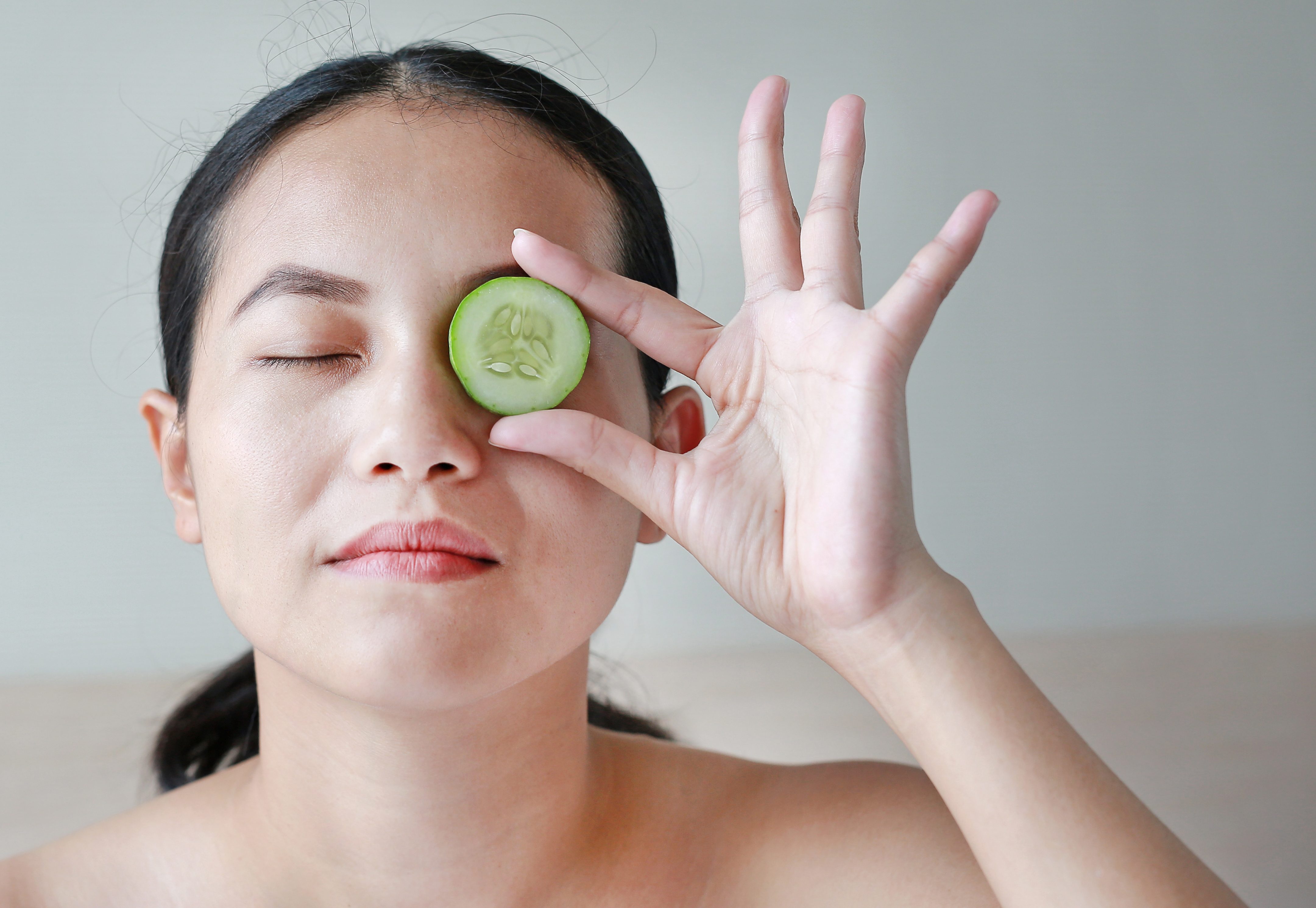 10 Remedies to Treat the Dark Circles Under Your Eyes