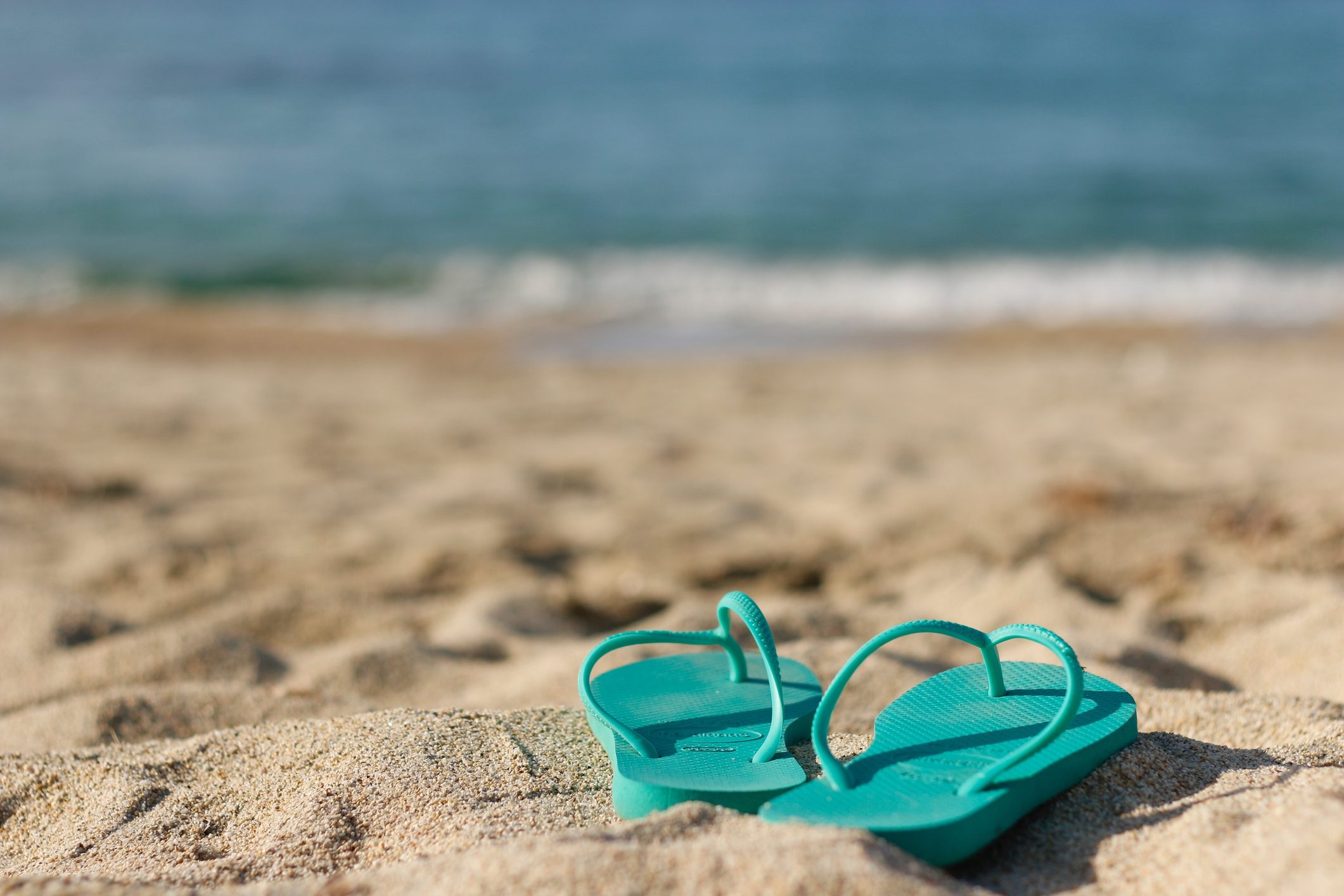 11 Reasons You Should Never Wear Flip Flops | The Healthy