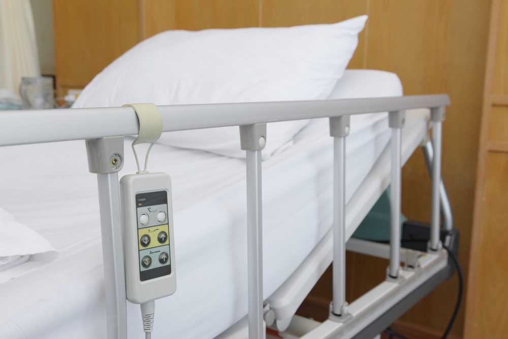 10 Things to Never Touch in Hospitals