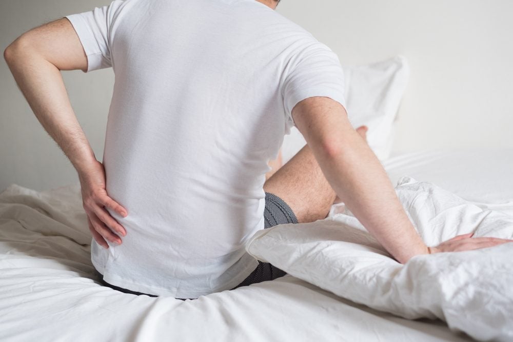 9 Signs Your Back Pain Is Actually an Emergency