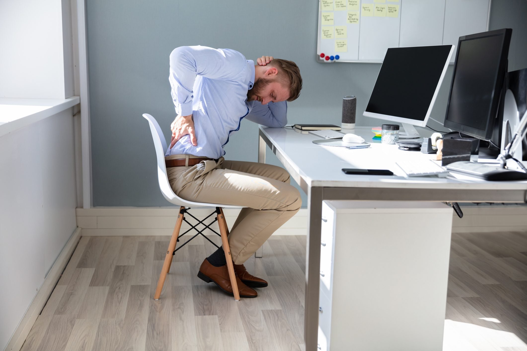 8 Ways to Reduce Arthritis Pain While Sitting at a Desk
