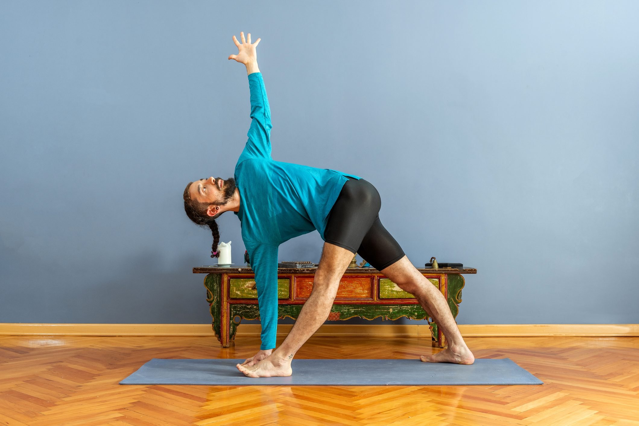 Yoga For Bloating 10 Stretches That Banish Belly Bloating The Healthy 