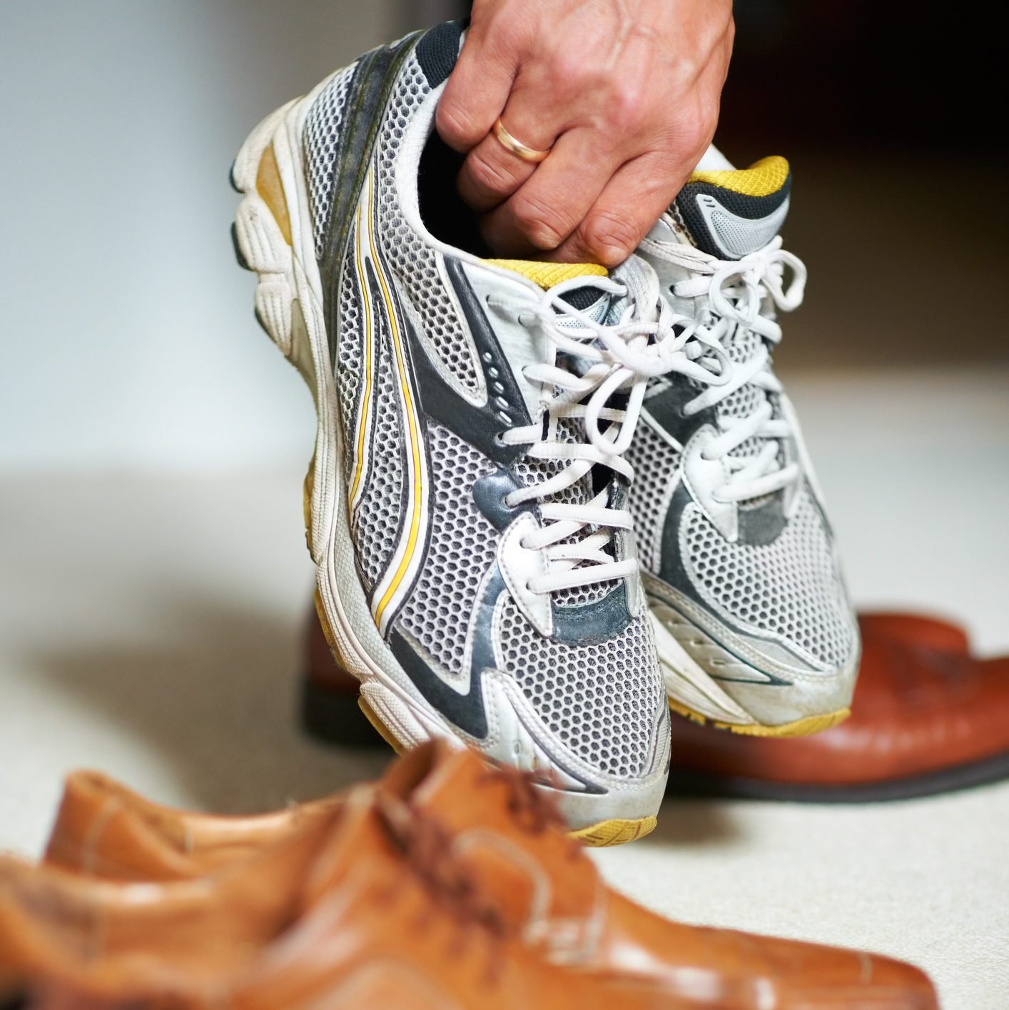 Best Diabetic Shoes for Men, According to Podiatrists | The Healthy
