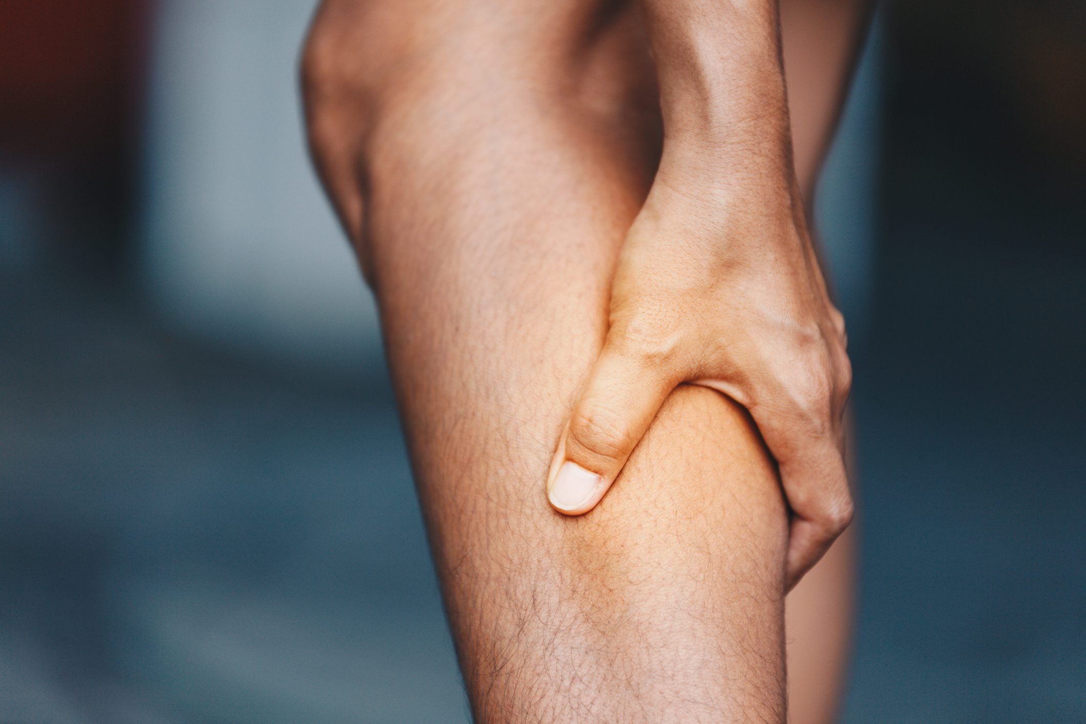 causes-of-right-calf-swelling-livestrong-com