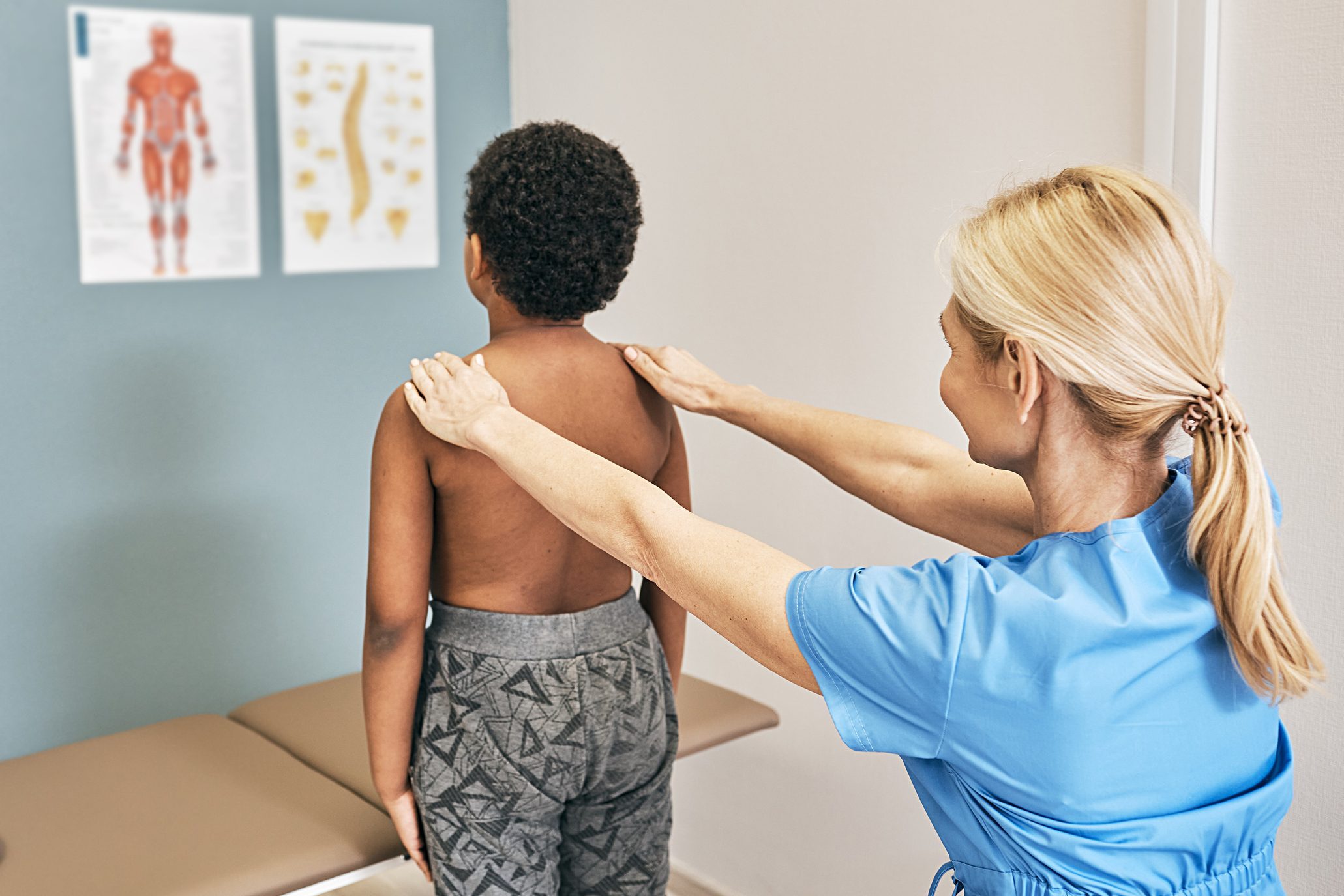 Parents: Here's What You Need to Know About Scheuermann's Kyphosis