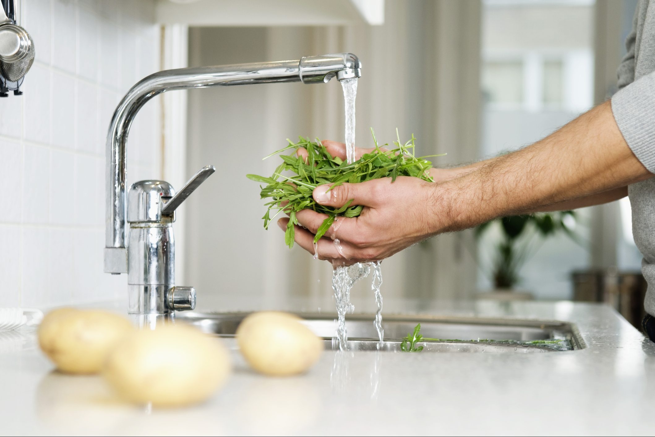 How to Wash Lettuce Correctly (and Dry It)