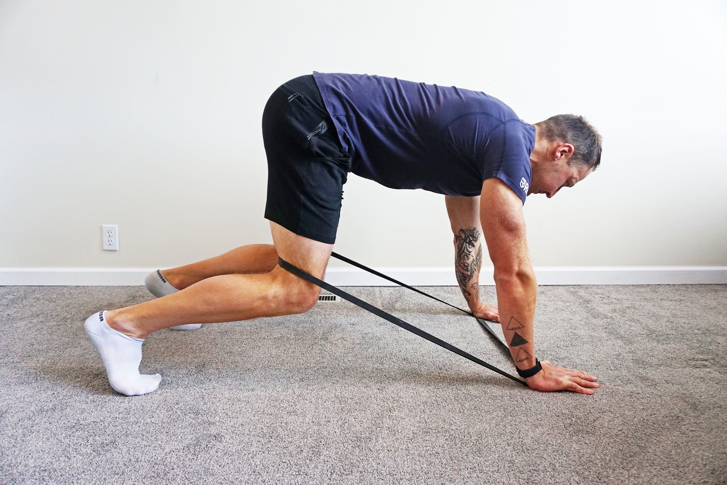 Resistance Band Leg Workouts: 5 Killer Moves From a Trainer
