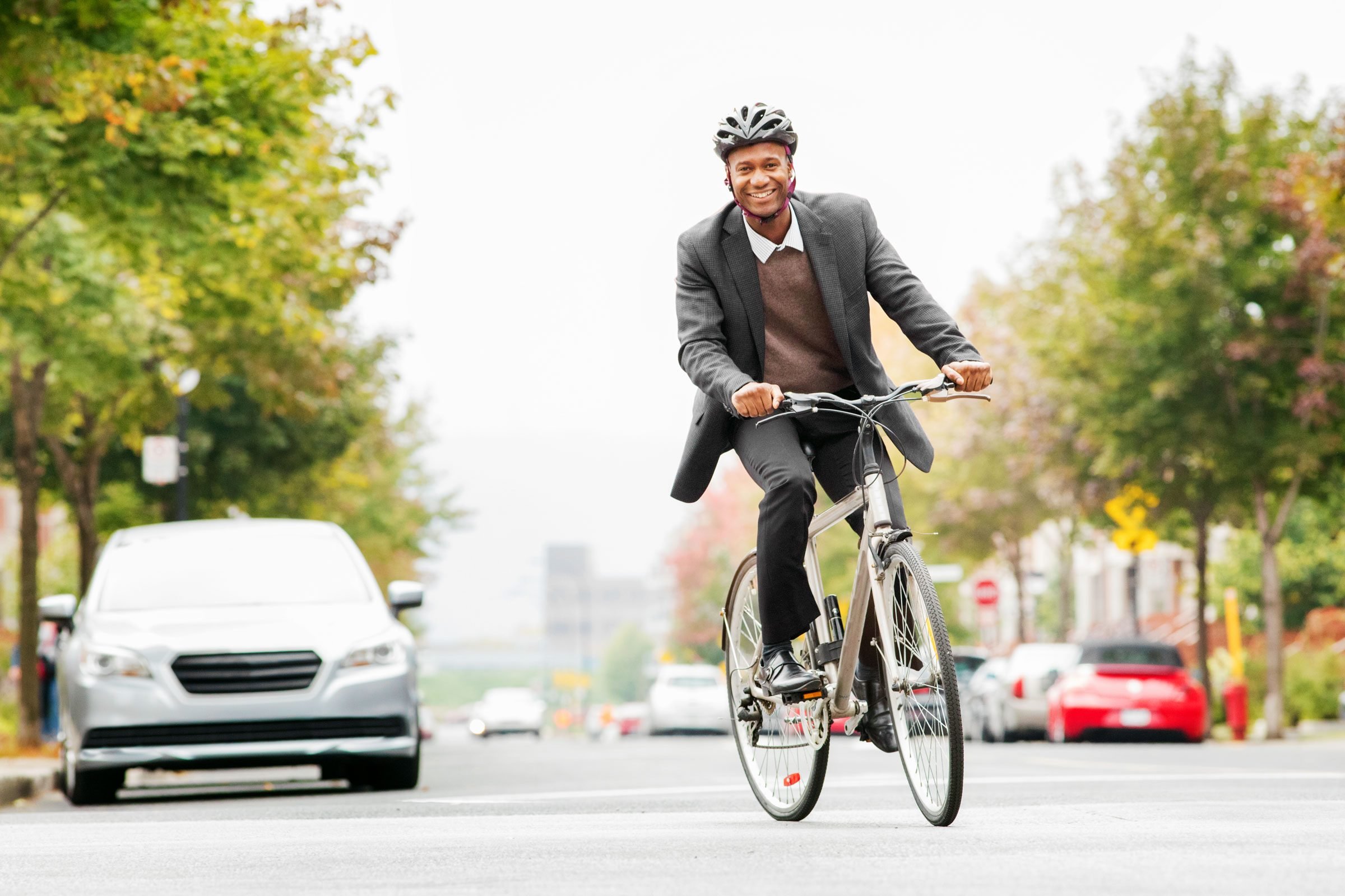 5 Healthy Reasons to Bike Instead of Drive, According to Experts