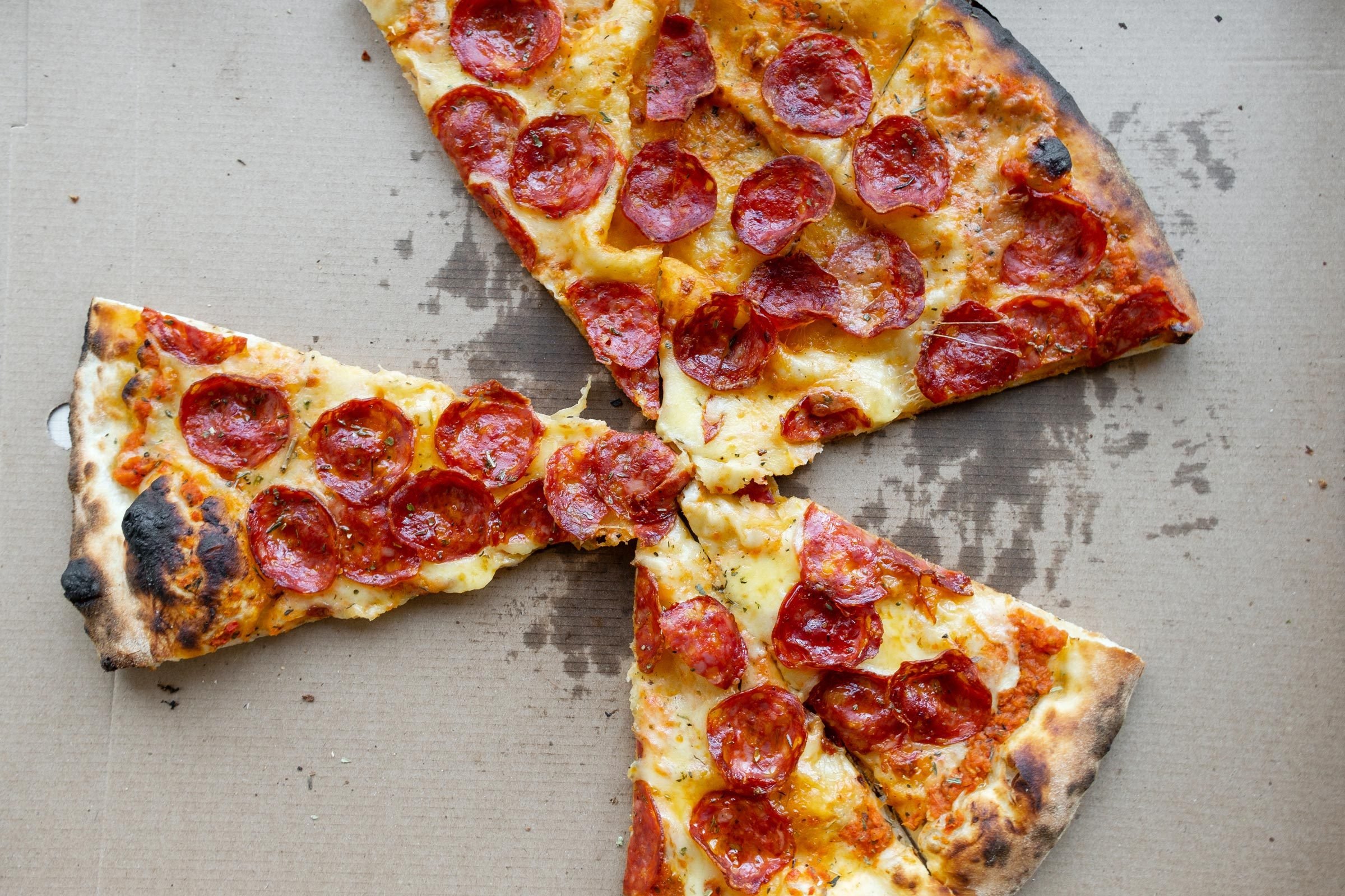 Here’s How Much Sodium Is in a Slice of Pizza
