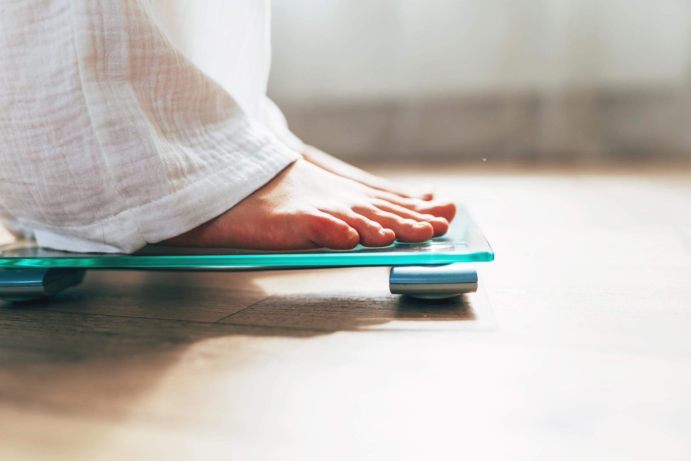 Here's How Often You Should Really Weigh Yourself, Say Expert Doctors