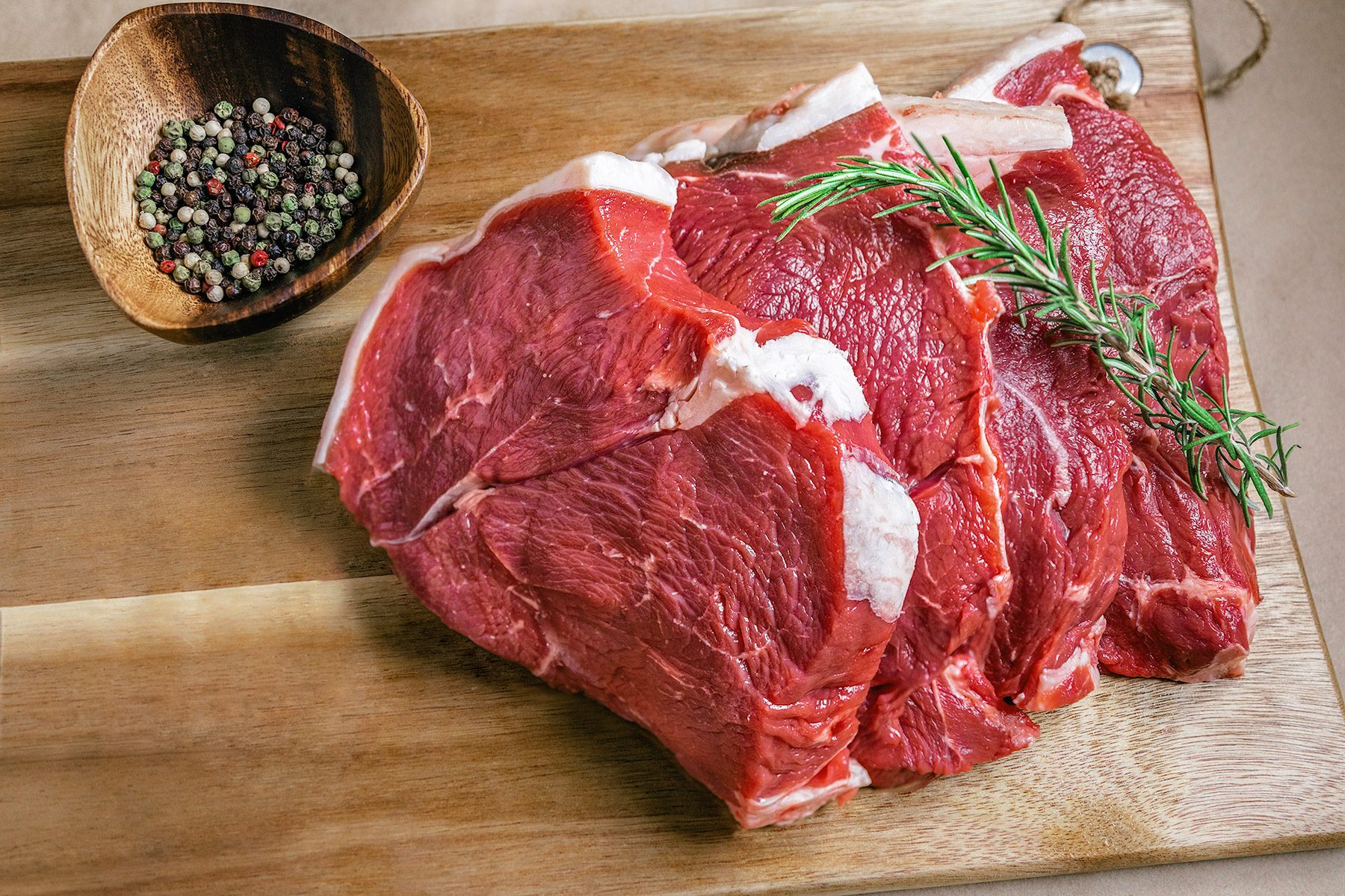 The 5 Best Healthy Meats To Eat Grass Fed Beef Gettyimages 1619670378